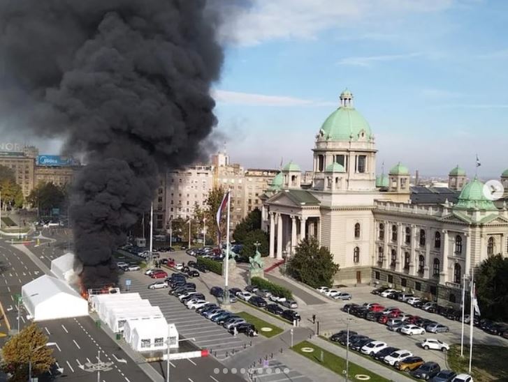 Incident ispred Narodne skupštine: Predsednik ponovo prekoračio ovlašćenja